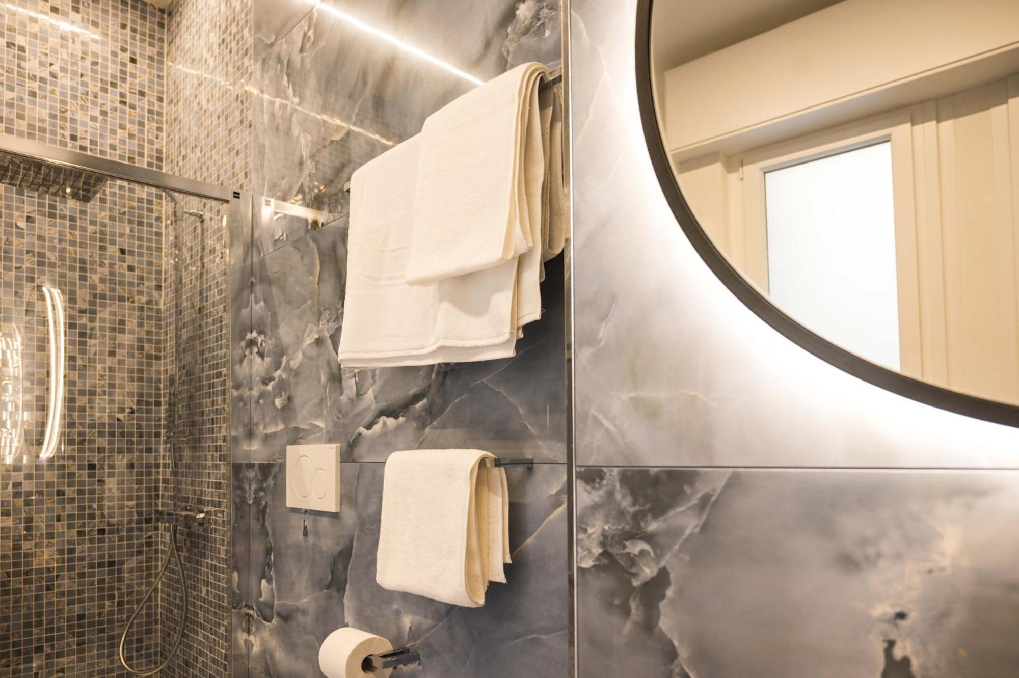 Panvinio 25 Apartment - Royal Welcome เวโรนา ภายนอก รูปภาพ