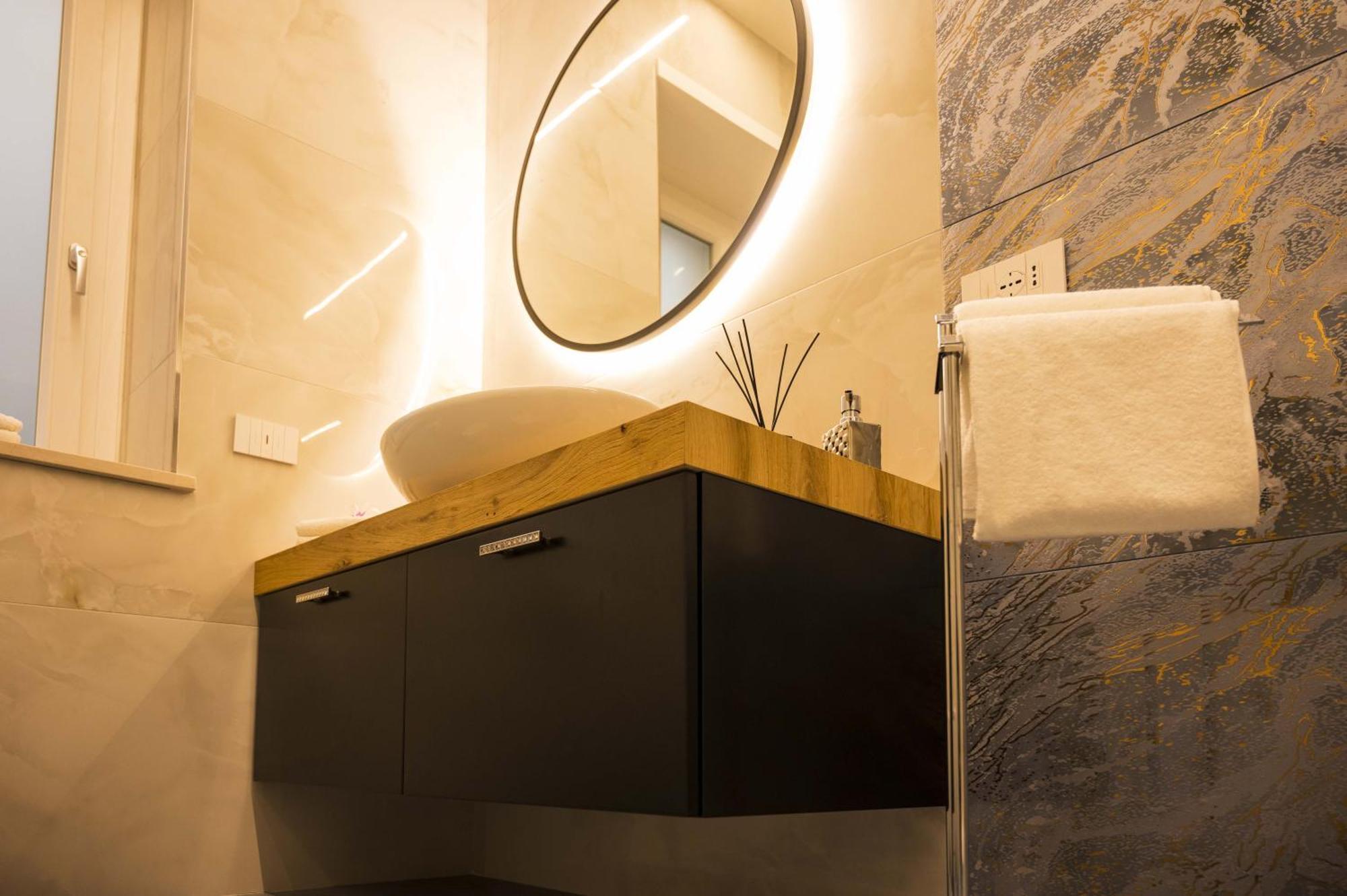 Panvinio 25 Apartment - Royal Welcome เวโรนา ภายนอก รูปภาพ